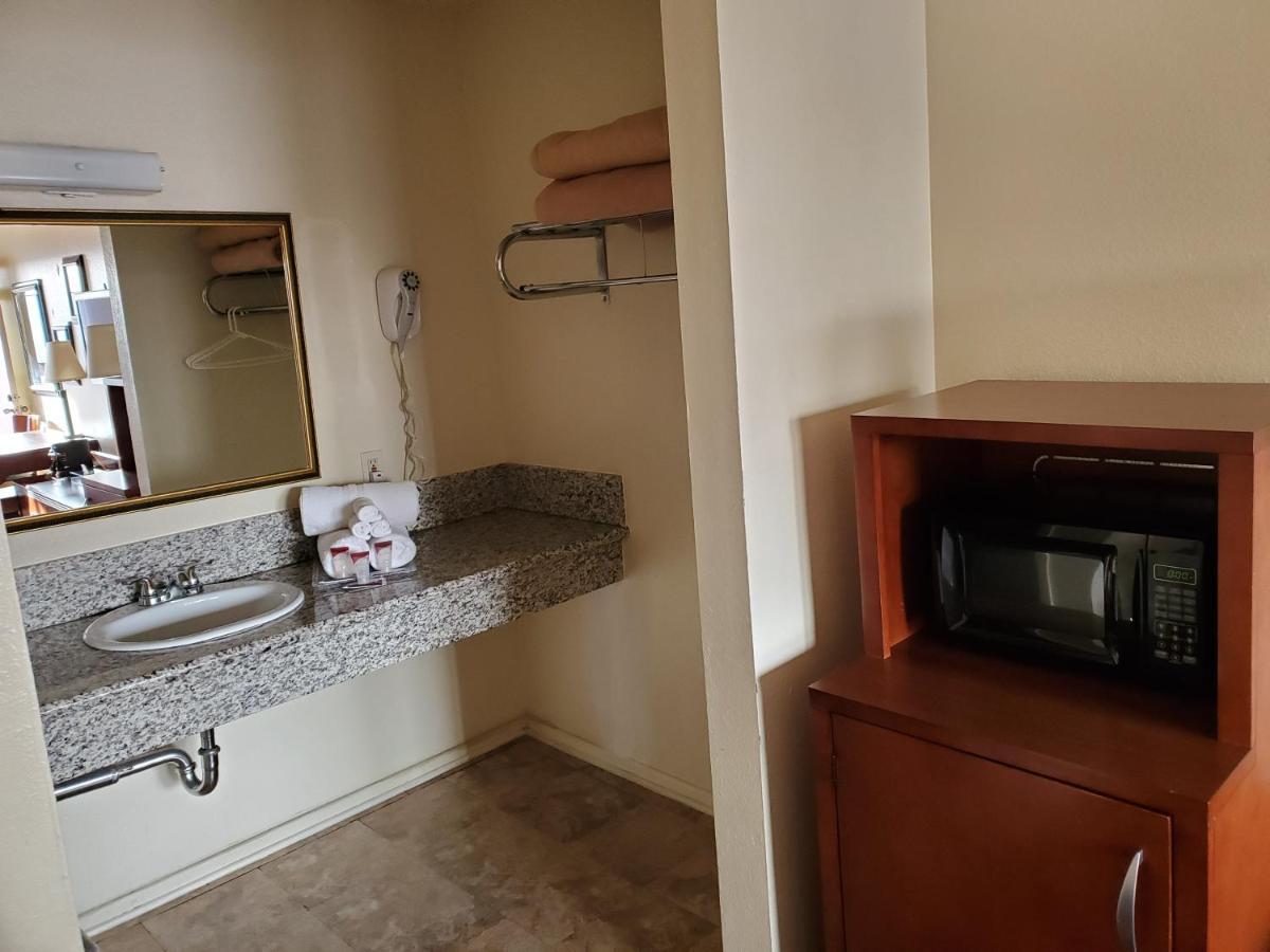 אל מונטה Eunice Plaza Motel מראה חיצוני תמונה